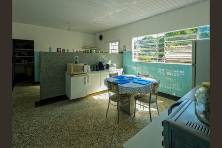 Casa à venda com 435m², 3 quartos e 3 vagas Casa à venda com 435m², 3 quartos e 3 vagasCozinha