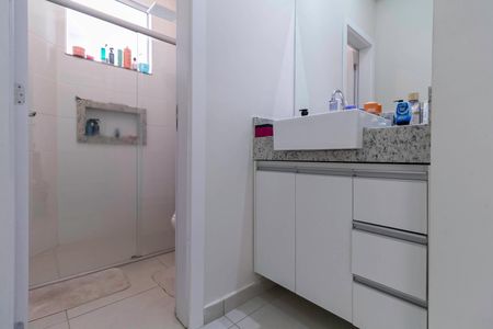 Casa à venda com 112m², 2 quartos e 2 vagas Casa à venda com 112m², 2 quartos e 2 vagasBanheiro social