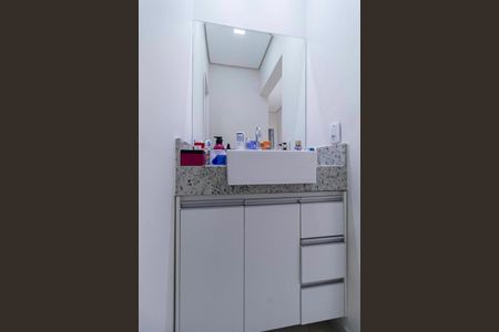 Casa à venda com 112m², 2 quartos e 2 vagas Casa à venda com 112m², 2 quartos e 2 vagasBanheiro social