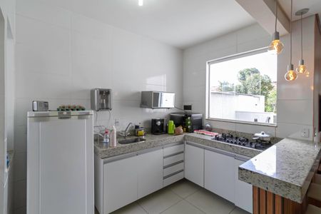 Casa à venda com 112m², 2 quartos e 2 vagas Casa à venda com 112m², 2 quartos e 2 vagasCozinha