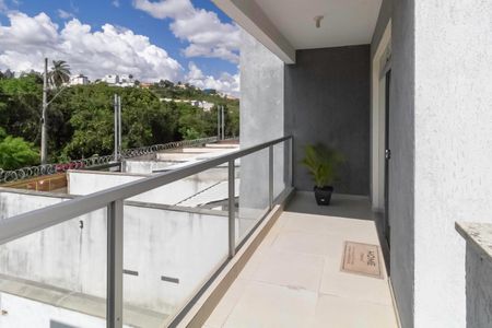 Casa à venda com 112m², 2 quartos e 2 vagas Casa à venda com 112m², 2 quartos e 2 vagasÁrea Externa