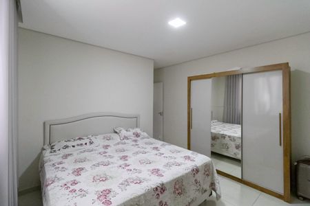 Casa à venda com 112m², 2 quartos e 2 vagas Casa à venda com 112m², 2 quartos e 2 vagasQuarto 1