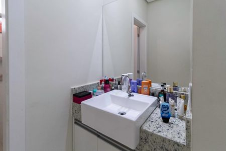 Casa à venda com 112m², 2 quartos e 2 vagas Casa à venda com 112m², 2 quartos e 2 vagasBanheiro social