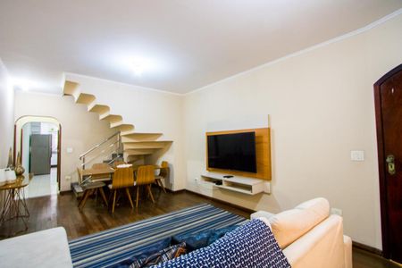 Casa à venda com 225m², 3 quartos e 4 vagasSala