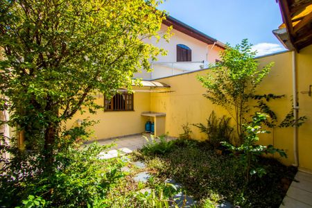 Casa à venda com 225m², 3 quartos e 4 vagasQuintal