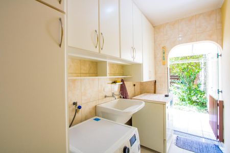 Casa à venda com 225m², 3 quartos e 4 vagasÁrea de Serviço