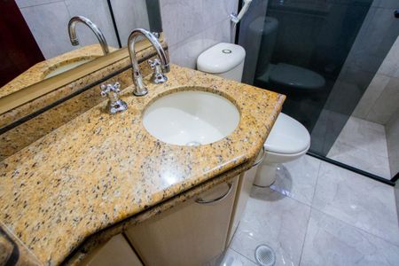 Casa à venda com 225m², 3 quartos e 4 vagasBanheiro Social 1