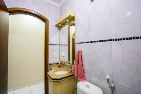 Casa à venda com 225m², 3 quartos e 4 vagasBanheiro Social 2