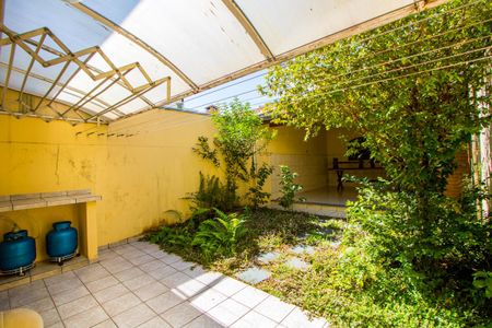 Casa à venda com 225m², 3 quartos e 4 vagasQuintal