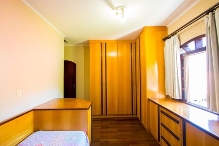 Casa à venda com 225m², 3 quartos e 4 vagasQuarto 2