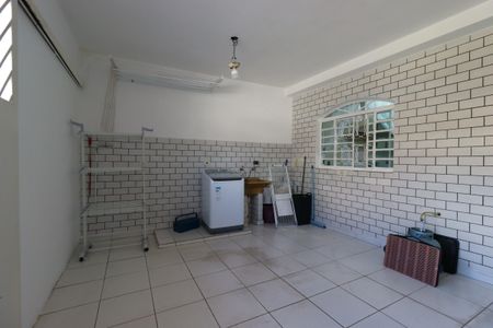 Casa à venda com 330m², 3 quartos e 7 vagasÁrea de Serviço