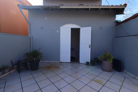 Casa para alugar com 330m², 3 quartos e 7 vagasVaranda do Quarto
