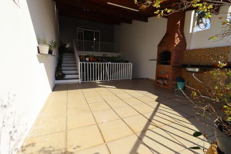 Casa à venda com 330m², 3 quartos e 7 vagasÁrea Gourmet