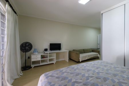 Casa à venda com 330m², 3 quartos e 7 vagasSuíte