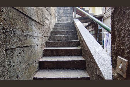 Casa à venda com 205m², 2 quartos e 1 vagaEscada