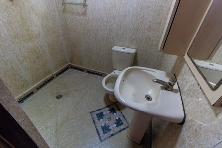 Casa à venda com 58m², 2 quartos e sem vaga Casa à venda com 58m², 2 quartos e sem vagaBanheiro