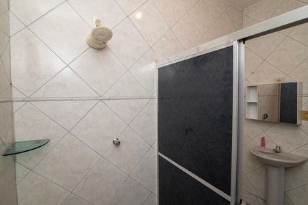 Casa para alugar com 130m², 3 quartos e 2 vagasBanheiro Social