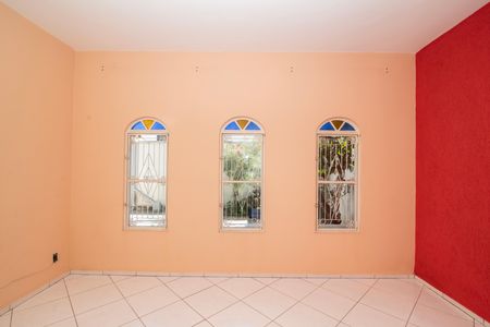 Casa para alugar com 130m², 3 quartos e 2 vagasSala