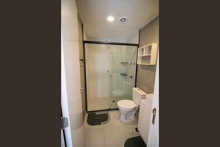 Banheiro de kitnet/studio à venda com 1 quarto, 26m² em Santo Amaro, São Paulo