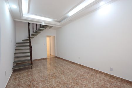 Casa à venda com 205m², 3 quartos e 2 vagasSala