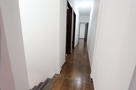 Casa à venda com 205m², 3 quartos e 2 vagasCorredor