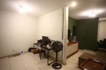 Apartamento à venda com 92m², 2 quartos e 2 vagasSala