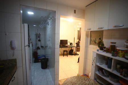 Apartamento à venda com 92m², 2 quartos e 2 vagasCozinha