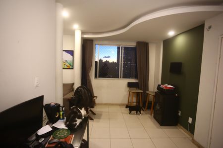 Apartamento à venda com 92m², 2 quartos e 2 vagasSala