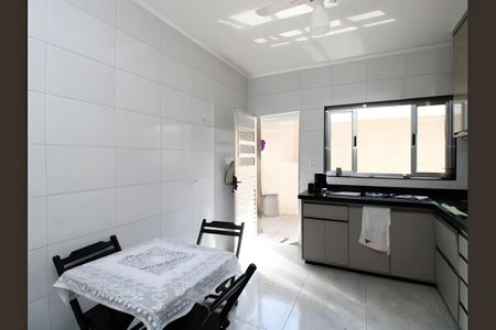 Casa para alugar com 156m², 3 quartos e 2 vagas