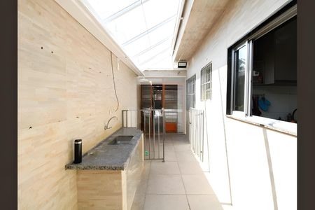 Casa para alugar com 156m², 3 quartos e 2 vagas