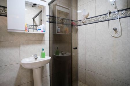 Casa à venda com 130m², 4 quartos e 2 vagasBanheiro