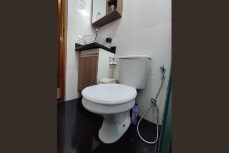 Apartamento à venda com 67m², 2 quartos e 1 vaga Apartamento à venda com 67m², 2 quartos e 1 vagaBanheiro