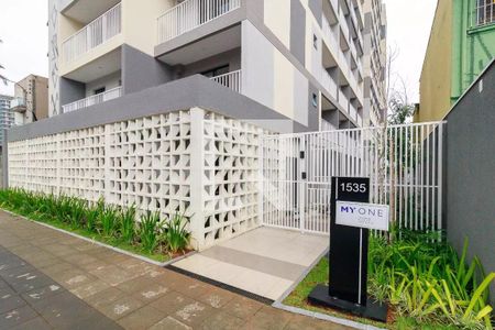 Studio para alugar com 26m², 1 quarto e sem vaga Studio para alugar com 26m², 1 quarto e sem vagaFachada e portaria