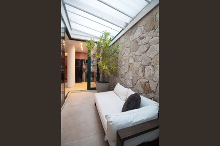 Apartamento à venda com 68m², 2 quartos e sem vagaVaranda