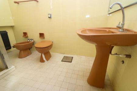 Casa à venda com 500m², 4 quartos e 4 vagasBanheiro da Suíte