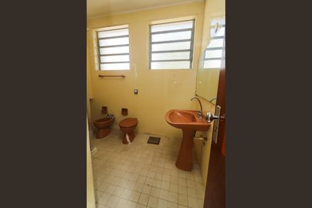 Casa à venda com 500m², 4 quartos e 4 vagasBanheiro da Suíte