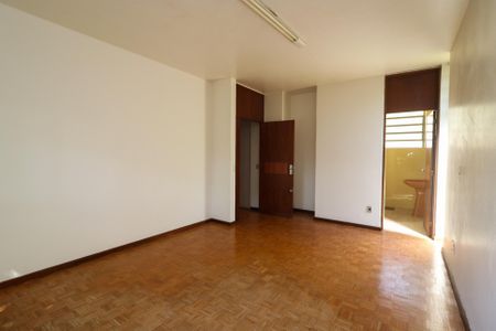 Casa à venda com 500m², 4 quartos e 4 vagasQuarto Suíte