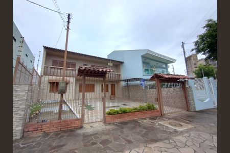 Casa à venda com 188m², 5 quartos e 3 vagas Casa à venda com 188m², 5 quartos e 3 vagasFachada