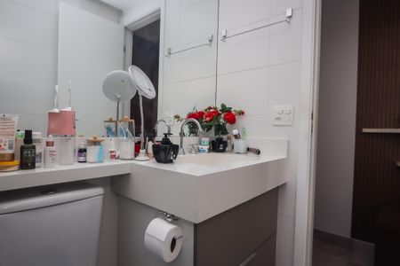 Apartamento à venda com 73m², 2 quartos e 1 vagaBanheiro da Suite