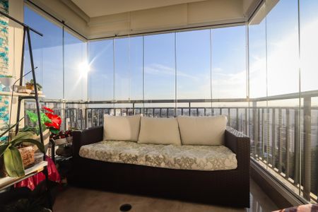 Apartamento à venda com 73m², 2 quartos e 1 vagaVaranda