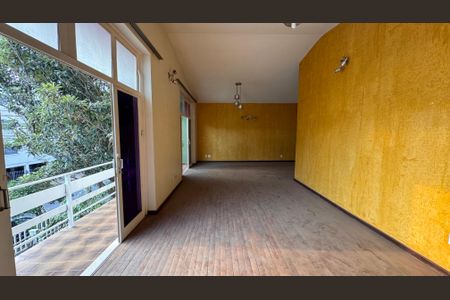 Casa à venda com 252m², 3 quartos e 4 vagasSala