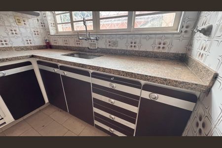 Casa à venda com 252m², 3 quartos e 4 vagasCozinha - Armários