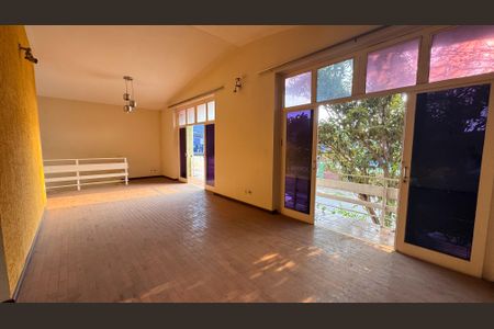 Casa à venda com 252m², 3 quartos e 4 vagasSala