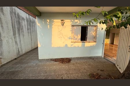 Casa à venda com 252m², 3 quartos e 4 vagasQuintal - Casa de baixo