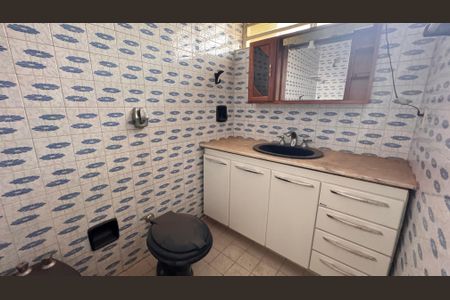 Casa à venda com 252m², 3 quartos e 4 vagasBanheiro da Suíte