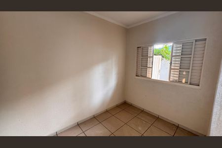 Casa à venda com 252m², 3 quartos e 4 vagasQuarto - Casa de baixo