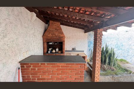 Casa à venda com 252m², 3 quartos e 4 vagasChurrasqueira