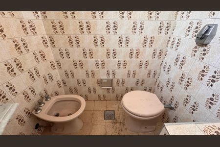 Casa à venda com 252m², 3 quartos e 4 vagasBanheiro Social