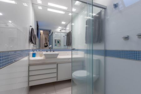 Apartamento à venda com 167m², 4 quartos e 4 vagasBanheiro