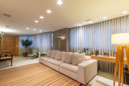 Apartamento à venda com 167m², 4 quartos e 4 vagasSala